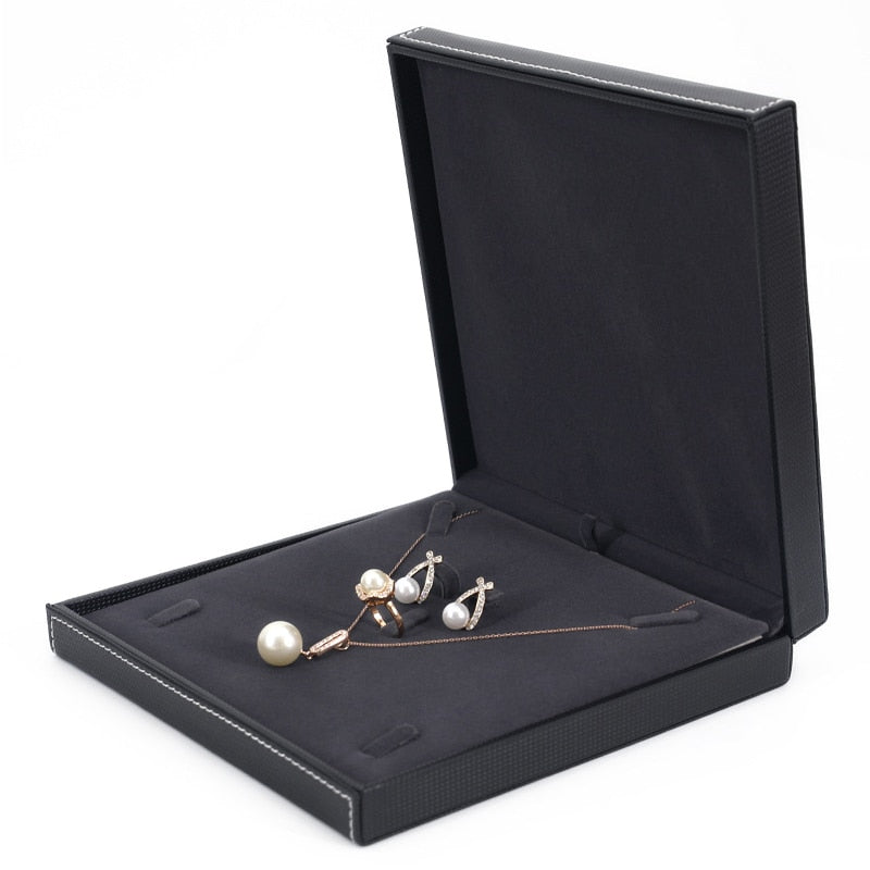 Écrin Bijoux Grand – Générosité des formes