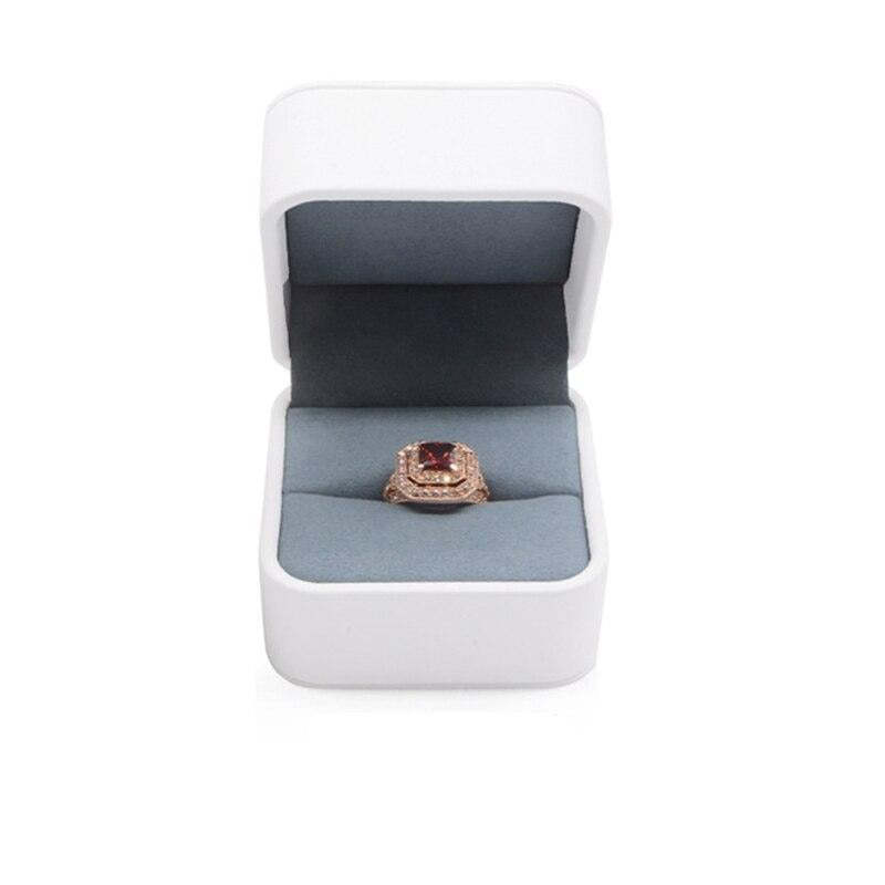 Écrin Bijoux Blanc – Pureté et finesse