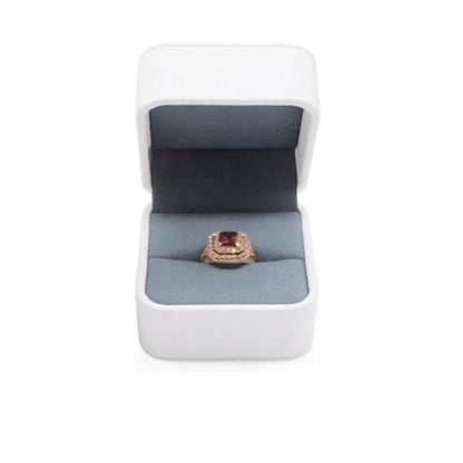 Écrin Bijoux Blanc – Pureté et finesse