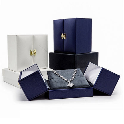 Écrin Bijoux Cuir – Élégance raffinée