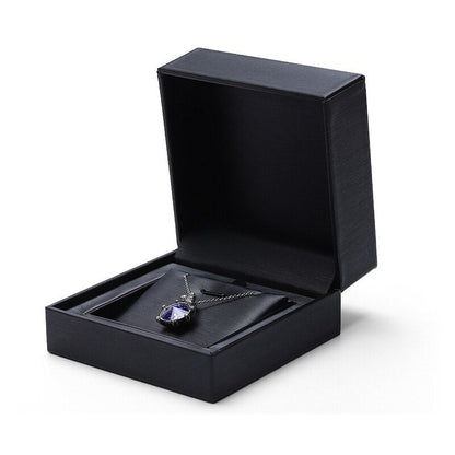 Écrin Bijoux Noir – Sobriété et distinction