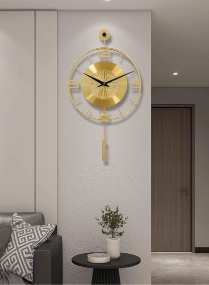 Horloge Murale Luxe Métal Doré avec Balancier Décoratif