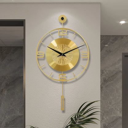 Horloge Murale Luxe Métal Doré avec Balancier Décoratif
