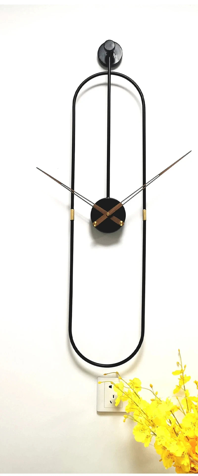 Horloge Murale Luxe Art Ovale Métal Silencieuse – Dorée ou Noire
