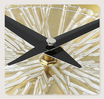 Horloge Murale Luxe Métal Doré avec Balancier Décoratif