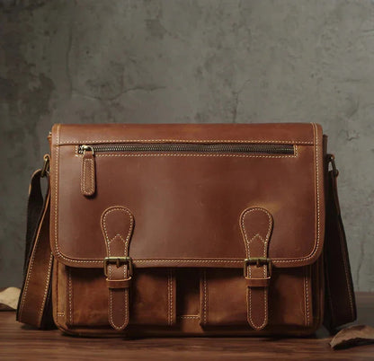 Cartable Homme en Cuir Noir - Sacoche à Rabat Boucles Dorées