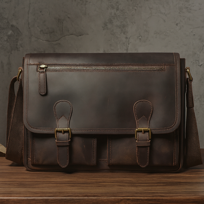 Cartable Homme en Cuir Noir - Sacoche à Rabat Boucles Dorées