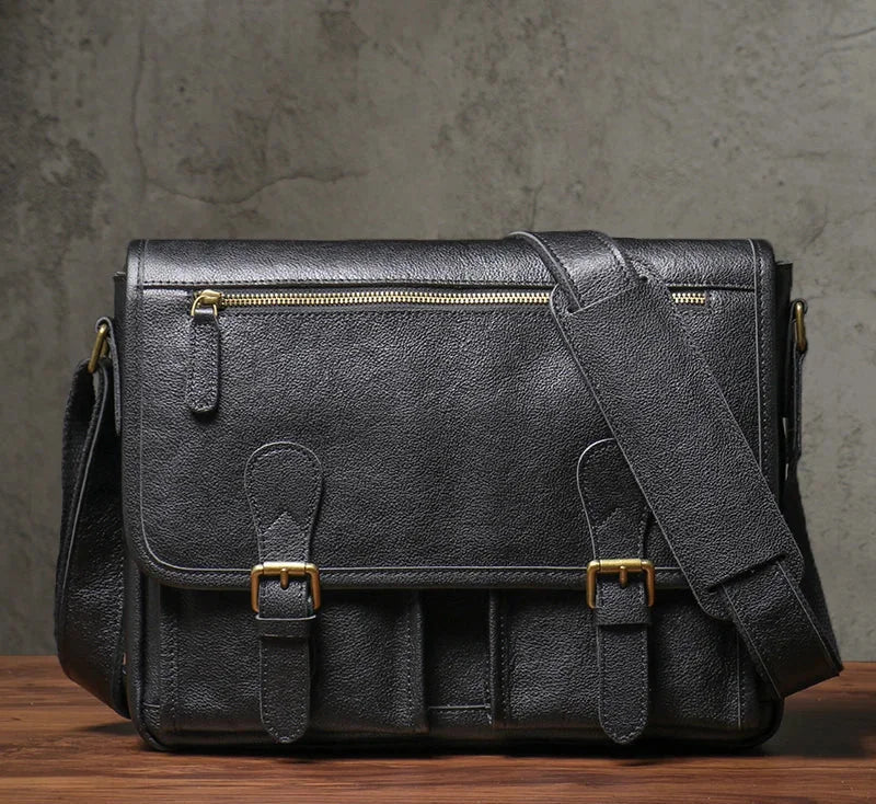 Cartable Homme en Cuir Noir - Sacoche à Rabat Boucles Dorées