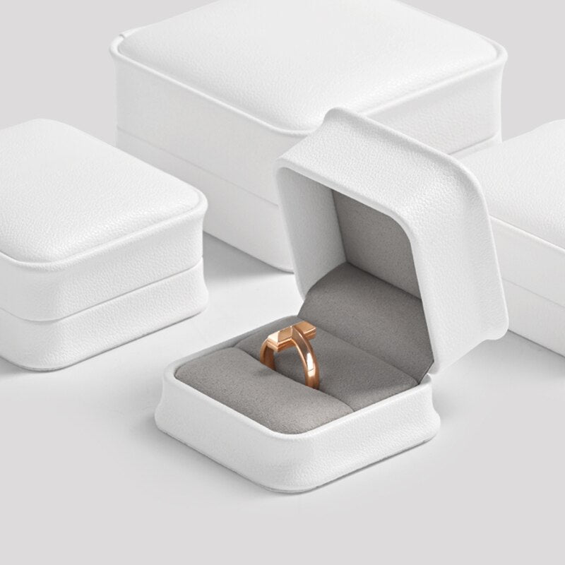 Écrin Bague Classe – Sobriété et distinction