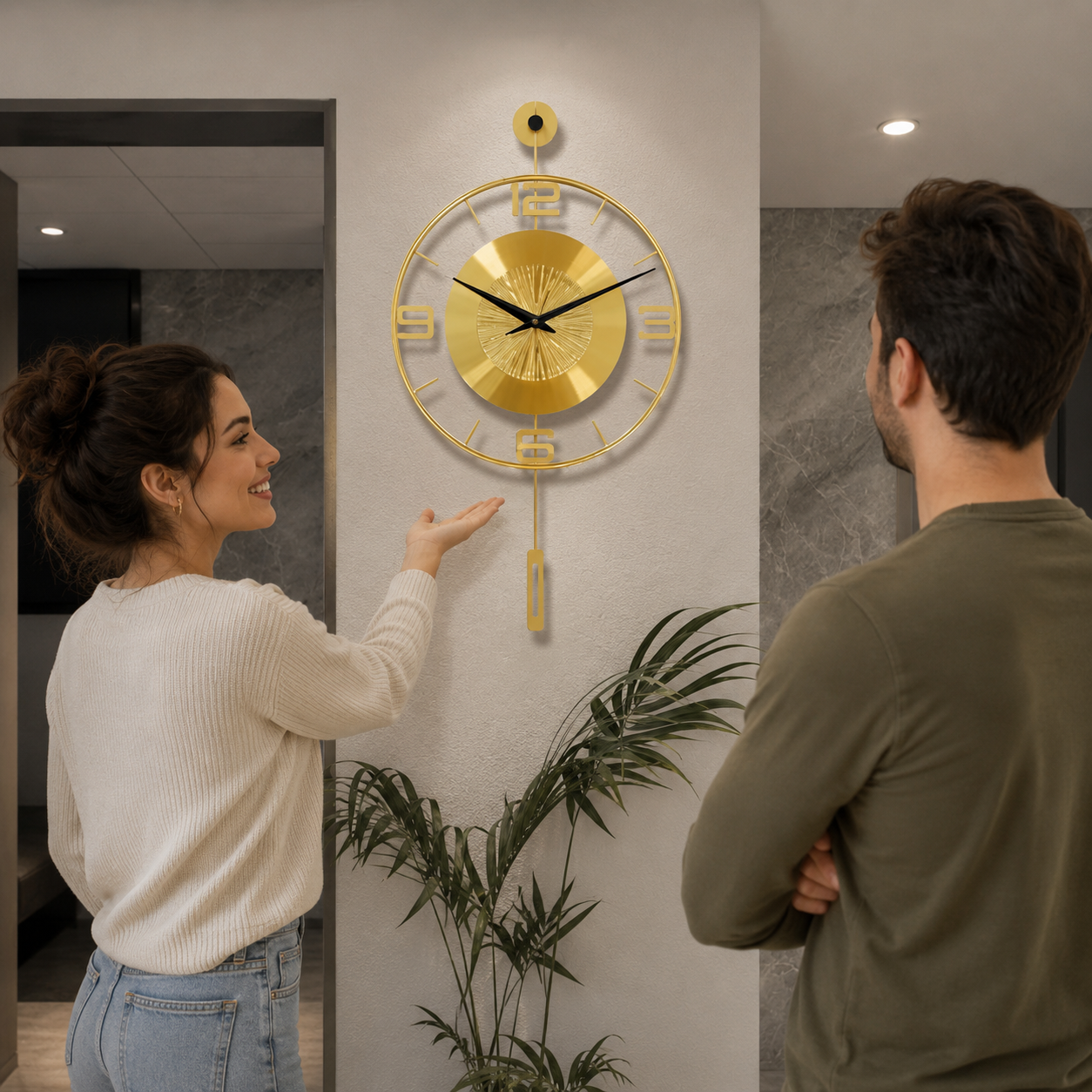 Horloge Murale Luxe Métal Doré avec Balancier Décoratif