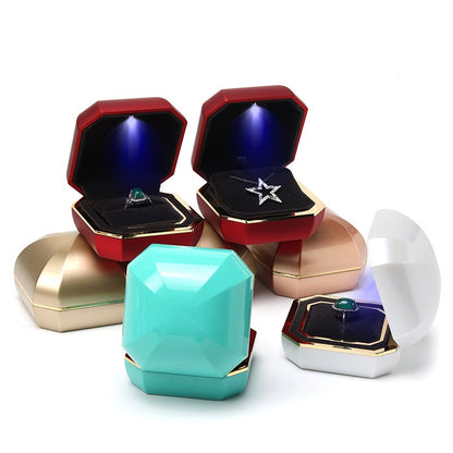 Écrin Bijoux LED – La lumière et l’élégance