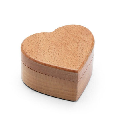 Écrin Bague Cœur en Bois : Nature et émotion