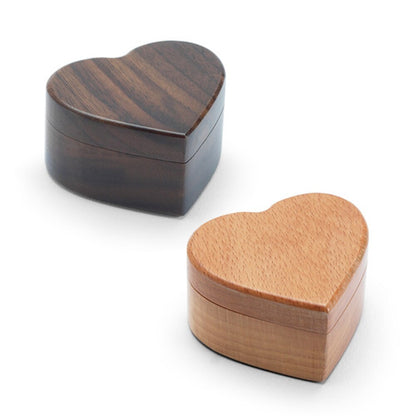 Écrin Bague Cœur en Bois : Nature et émotion