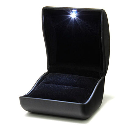 Écrin Bague Noir – Sobriété et style