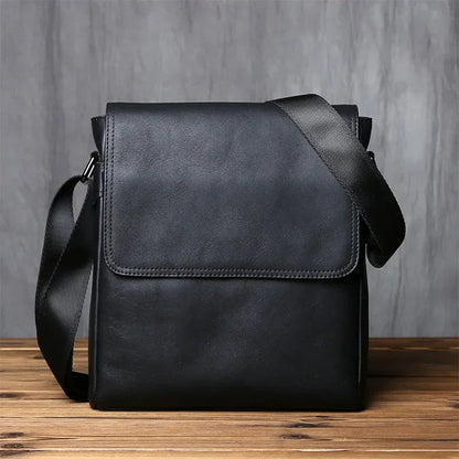 Sacoche Cuir Homme Verticale Noire Rabat Bandoulière Compacte
